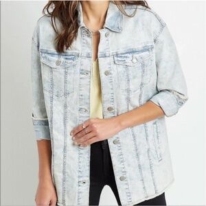 Maurices Oversized Boyfriend Denim Jacket Acid Wash Raw Hem Stretchy Medium